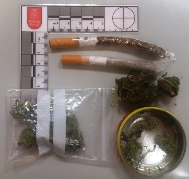 Un control de drogas en un autobús escolar a Tafalla se salda con cinco incautaciones