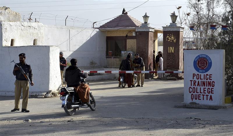 Al menos 62 muertos en el ataque contra una academia policial en Pakistán