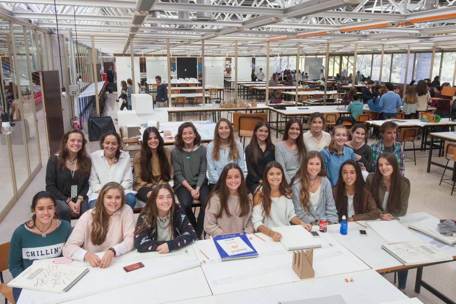 Estudiantes de Bachillerato de Navarra y País Vasco experimentan un día en la Escuela de Arquitectura de la Universidad de Navarra