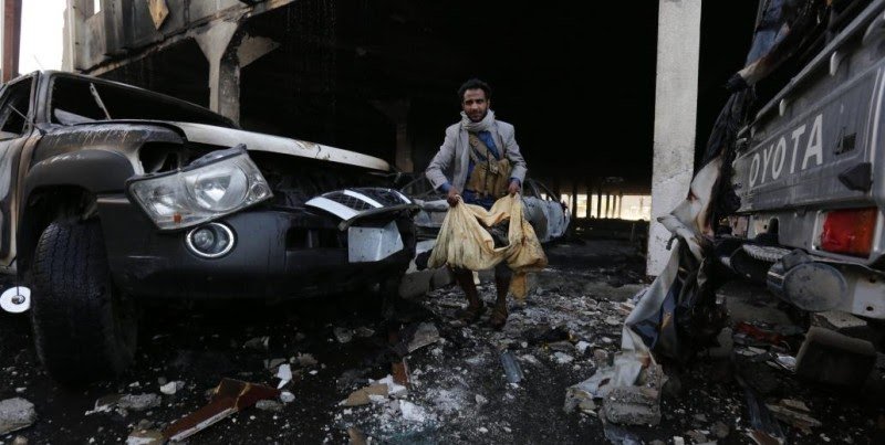 Asciende a 140 el número de muertos por bombardeo de coalición árabe en Yemen