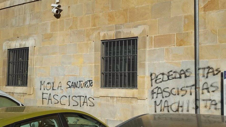 El Gobierno condena las pintadas aparecidas en el Palacio del Arzobispado de Pamplona