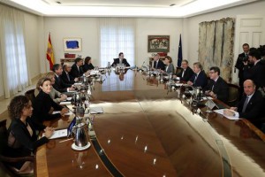 Rajoy preside la foto oficial y la primera reunión de su nuevo Gobierno. EFE