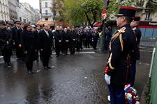 Hollande cierra en el Bataclan la conmemoración de los atentados de París