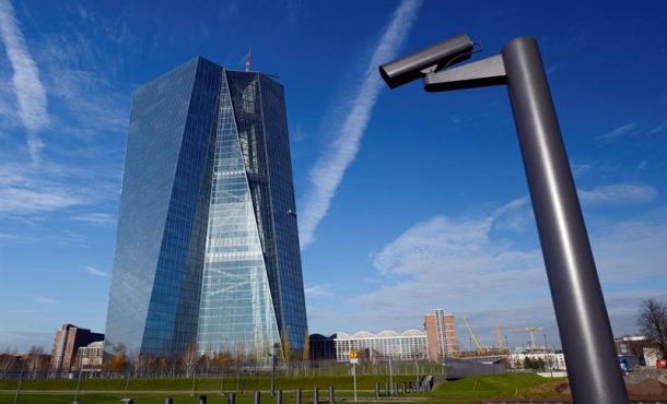 El BCE dejará de comprar bonos en enero e invertirá los que venzan