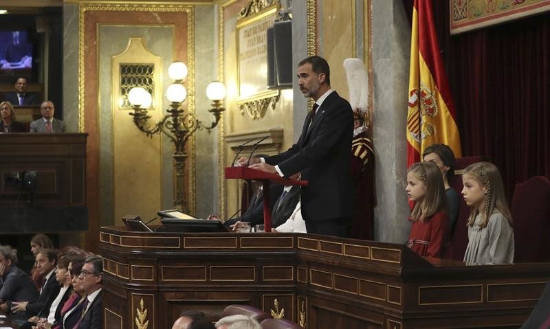 PP, PSOE y C’s creen «ejemplar» la tarea del Rey y Podemos la ve decepcionante