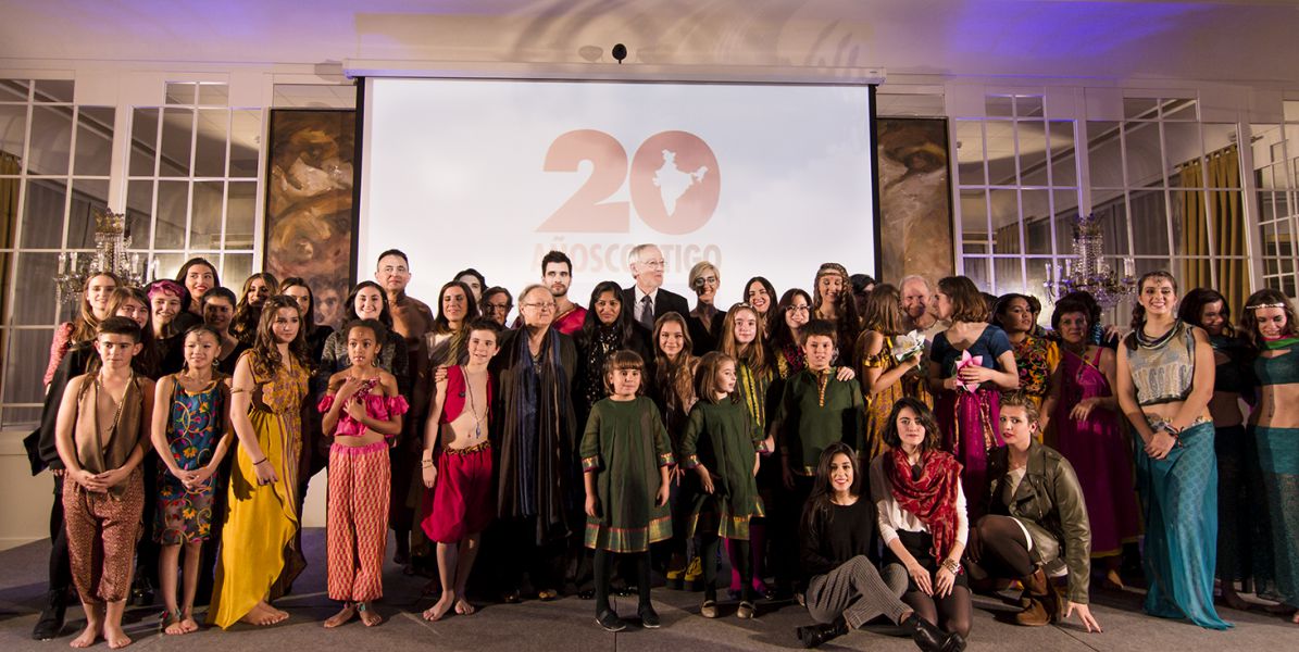 Creanavarra diseña 16 saris para el desfile solidario de la Fundación Vicente Ferrer