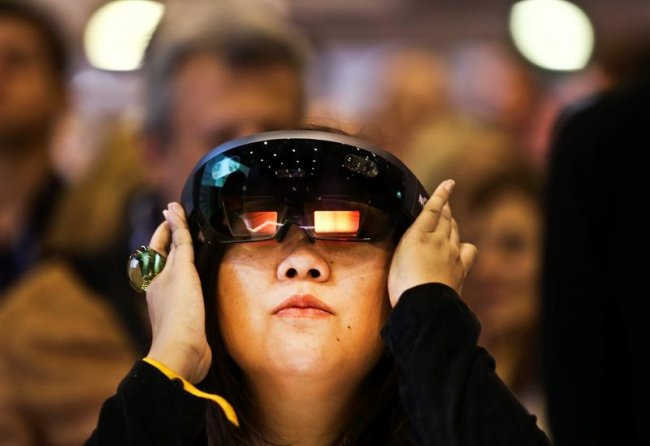 Usan gafas de realidad virtual para bajar un 80% ansiedad en pacientes cáncer