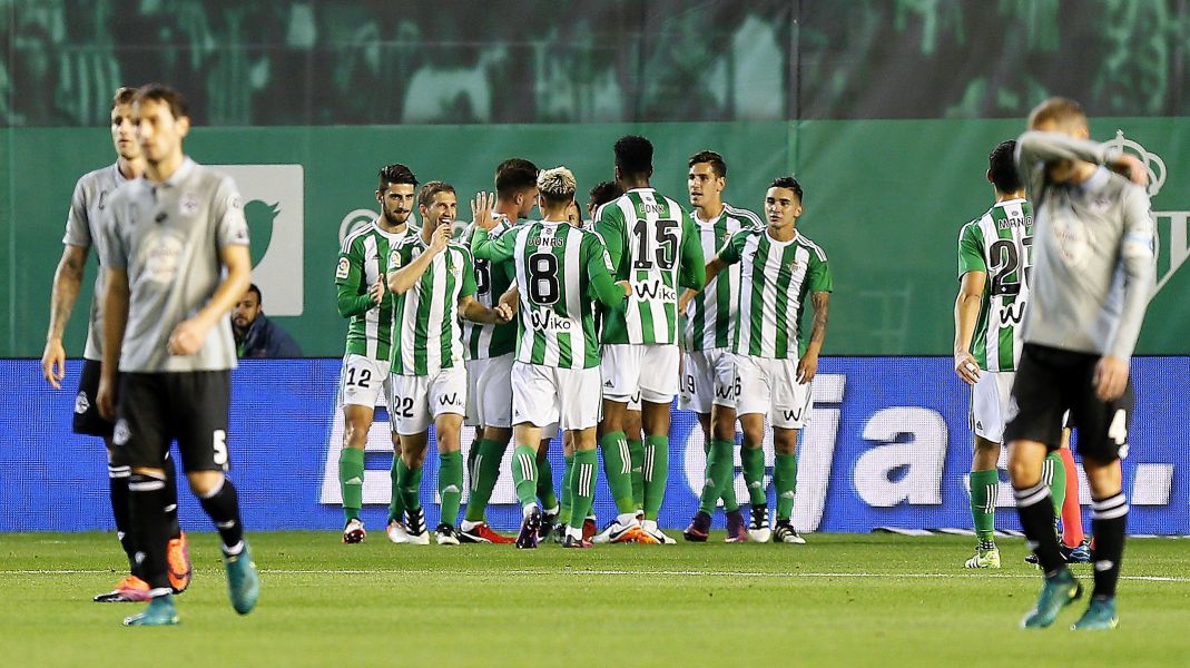 1-0. El Betis da el primer paso hacia octavos en un partido de escasa calidad