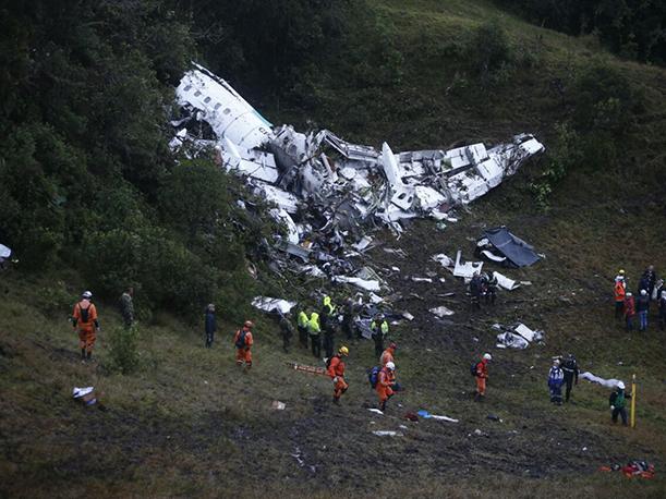 Localizan «en perfecto estado» las cajas negras del avión siniestrado en Colombia