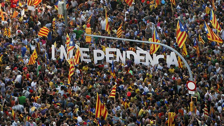El 54% de los catalanes participaría en el referéndum independentista, según un sondeo