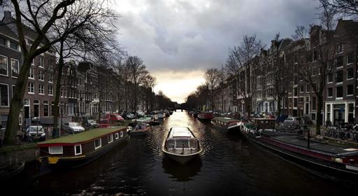 El ayuntamiento de Amsterdam busca aliviar la ciudad de turistas