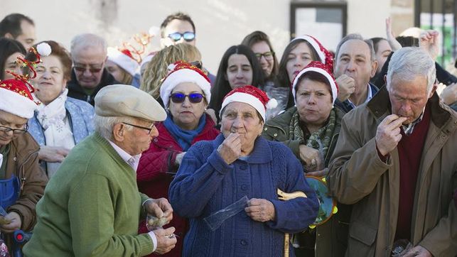 Campanadas a mediodía en un pueblo de Ávila por avanzada edad de los vecinos