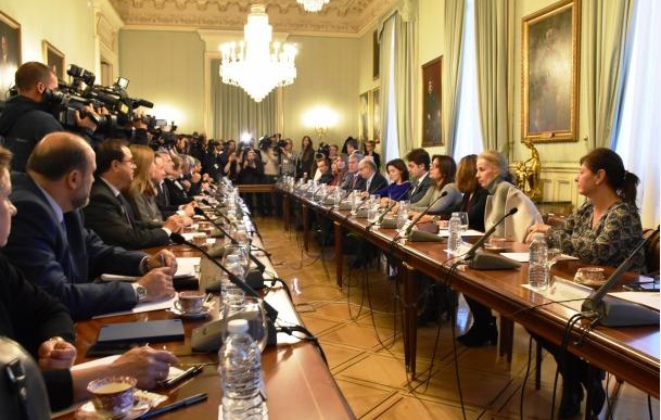 El Estado y Navarra negociarán desestimar los recursos ante el TC contra las leyes forales