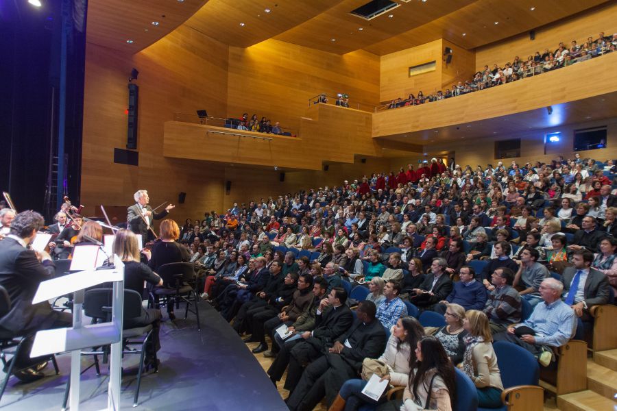 Cerca de 700 personas en la celebración del 50º aniversario de la Ermita del campus de la Universidad de Navarra