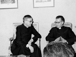 San José María Escrivá de Balaguer (i) y Javier Echeverría (d)