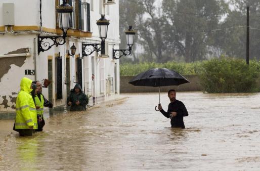 El temporal de lluvia causa dos muertos e inundaciones en Málaga