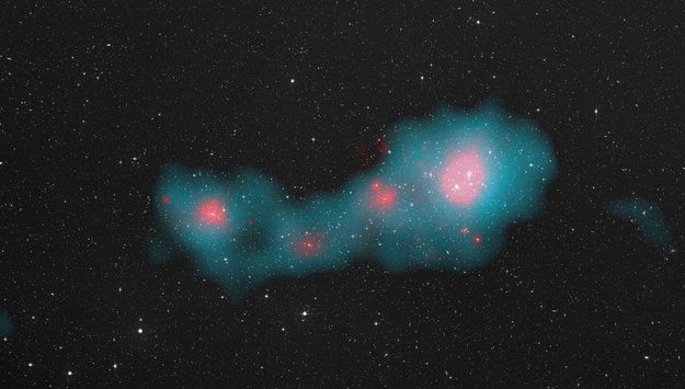 Las supergalaxias emergen de océanos cósmicos de gas frío