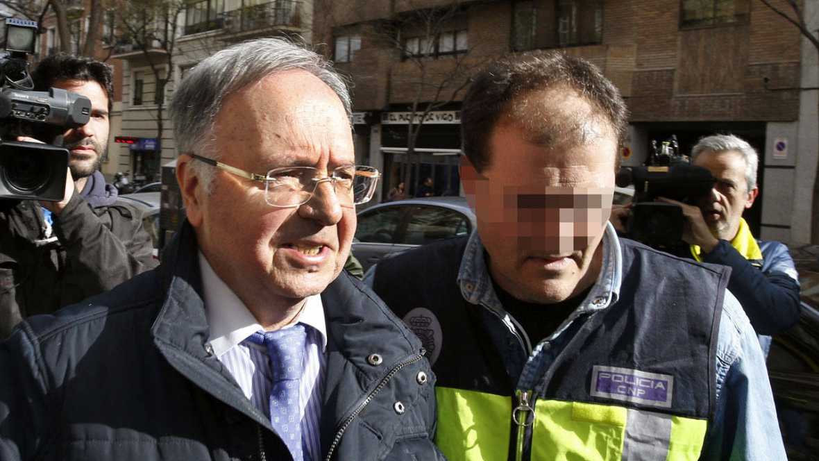 El juez deja en libertad a Miguel Bernad, líder de Manos Limpias, con una fianza de 50.000 euros