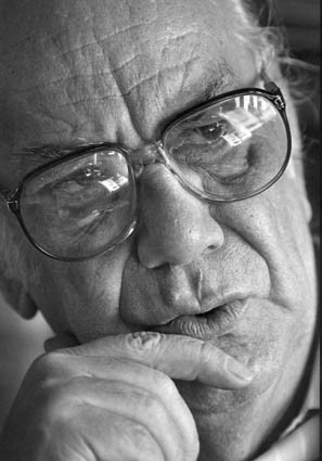 La Fundación Cela exhibe una muestra sobre el afán coleccionista del Nobel