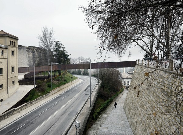 Policía Municipal de Pamplona investiga la agresión a un joven en la cuesta de Labrit