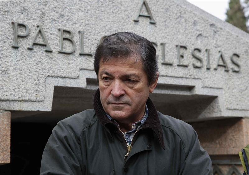 Fernández pide al PSOE hacer oposición con 