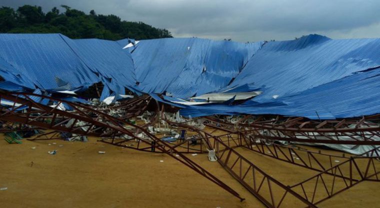 Al menos 60 muertos tras derrumbarse el techo de una iglesia en Nigeria