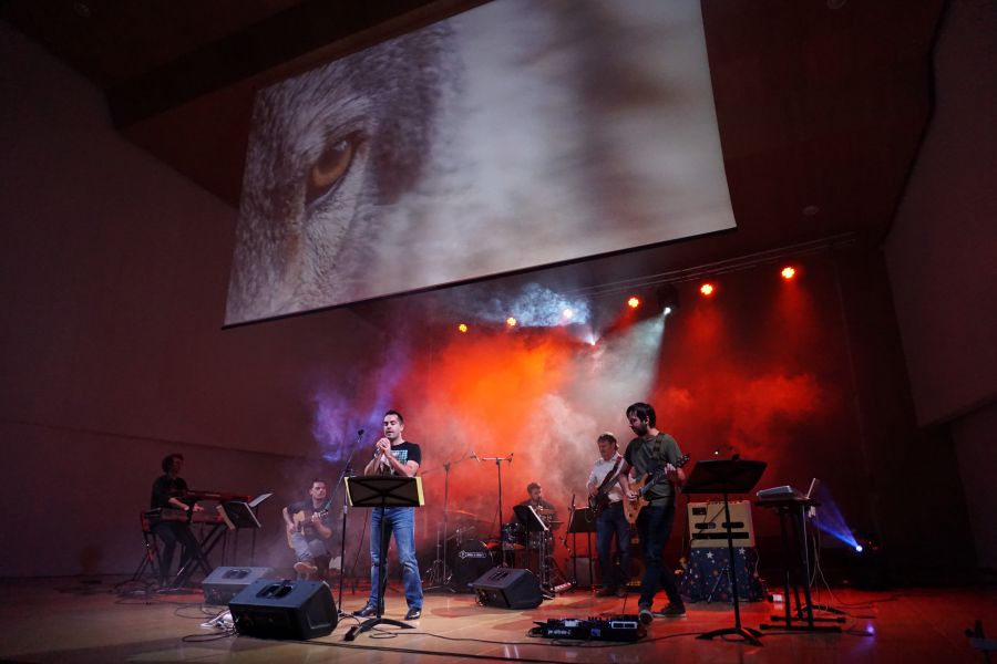 CIMA: Lleno el auditorio en el concierto benéfico de homenaje a Pink Floyd
