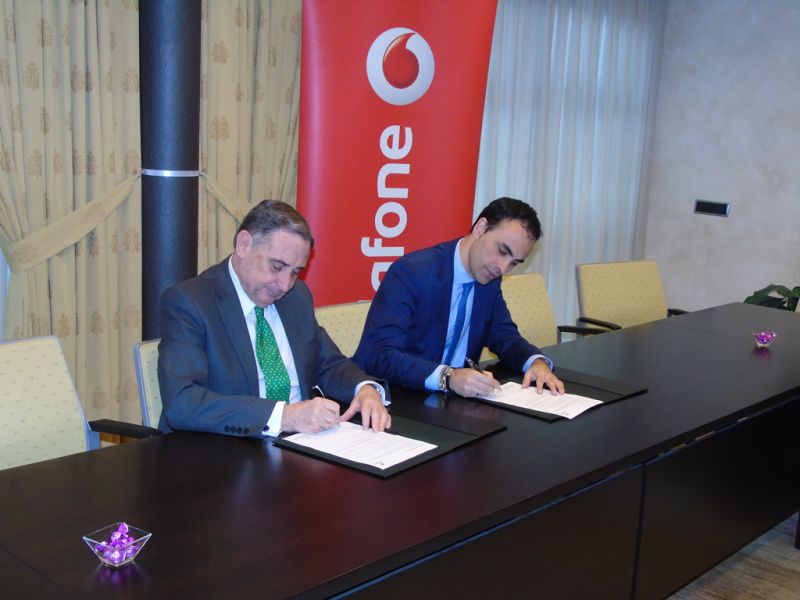 Confederación de Empresarios de Navarra renueva la colaboración con Vodafone