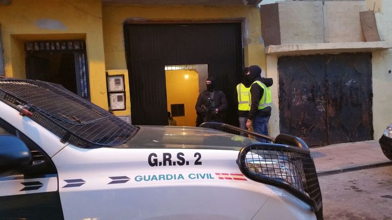 Hallan un zulo junto al garaje de uno de los detenidos por yihadismo en Ceuta