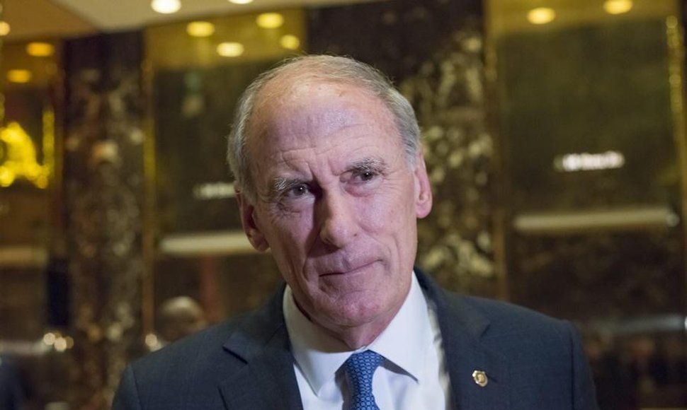 Trump designa a su jefe de inteligencia en pleno revuelo por injerencia rusa