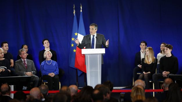 Fillon dice que no se retira ante las dudas sobre su candidatura