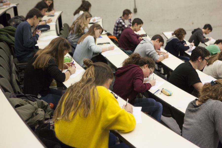 Un total de 66 estudiantes participan en la fase local de la 53.ª Olimpiada Matemática celebrada en la UPNA