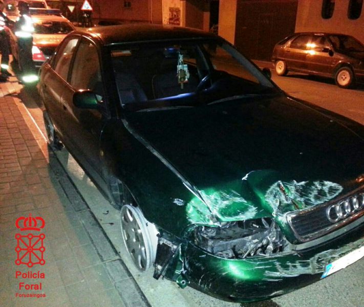 Sufre una salida de vía en Cadreita y circula hasta Caparroso sin neumáticos