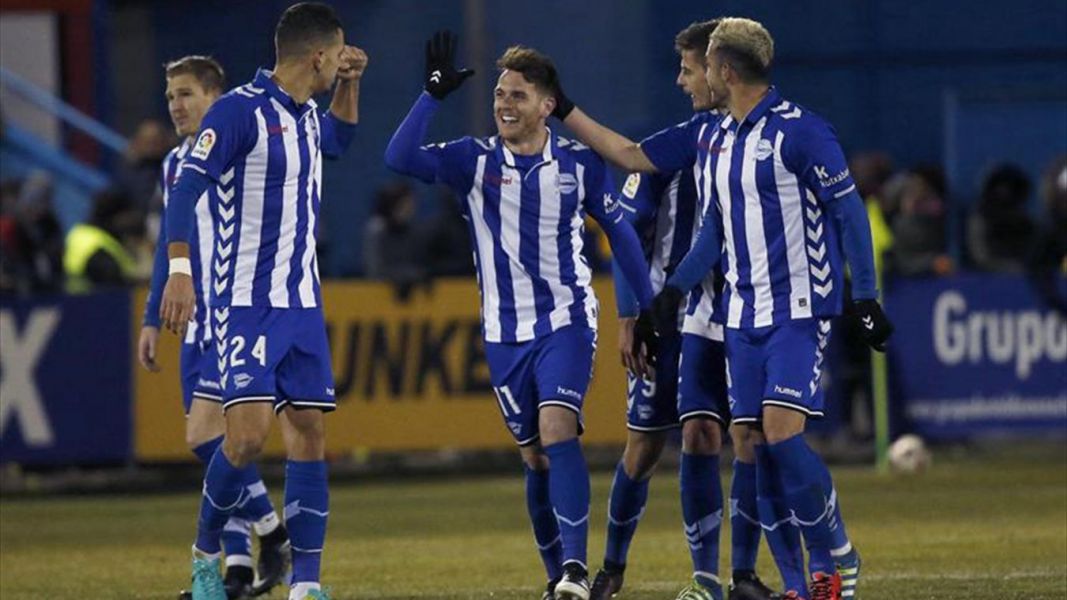 0-2. Ibai Gómez rompe el hielo en Alcorcón y acerca al Alavés a semifinales