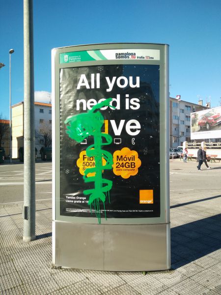 UPN exige el “borrado inmediato” del anagrama de ETA en mobiliario urbano de Pamplona