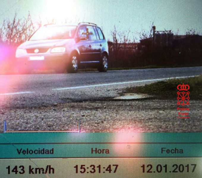 Da positivo en drogas conduciendo a 143 km/h en una vía de 90 en Villafranca (Navarra)