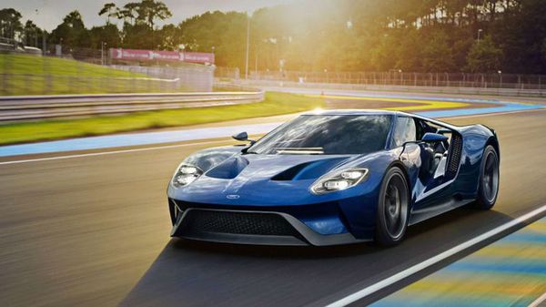 El nuevo Ford GT es más rápido y potente que McLaren y Ferrari