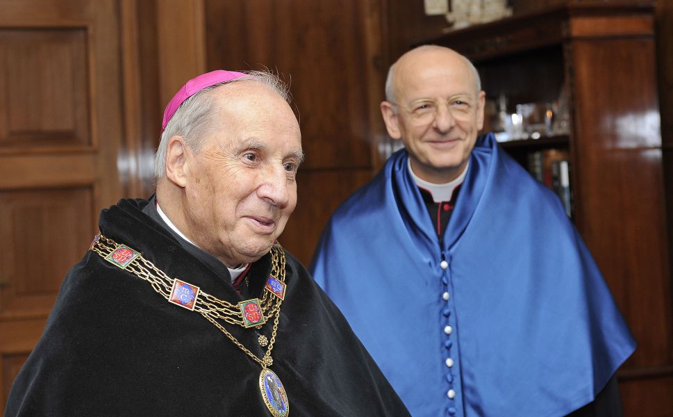 El rector de la Universidad de Navarra muestra su alegría y apoyo al nuevo Gran Canciller