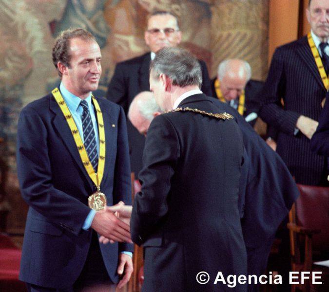 El Rey Juan Carlos recibe el premio Carlomagno