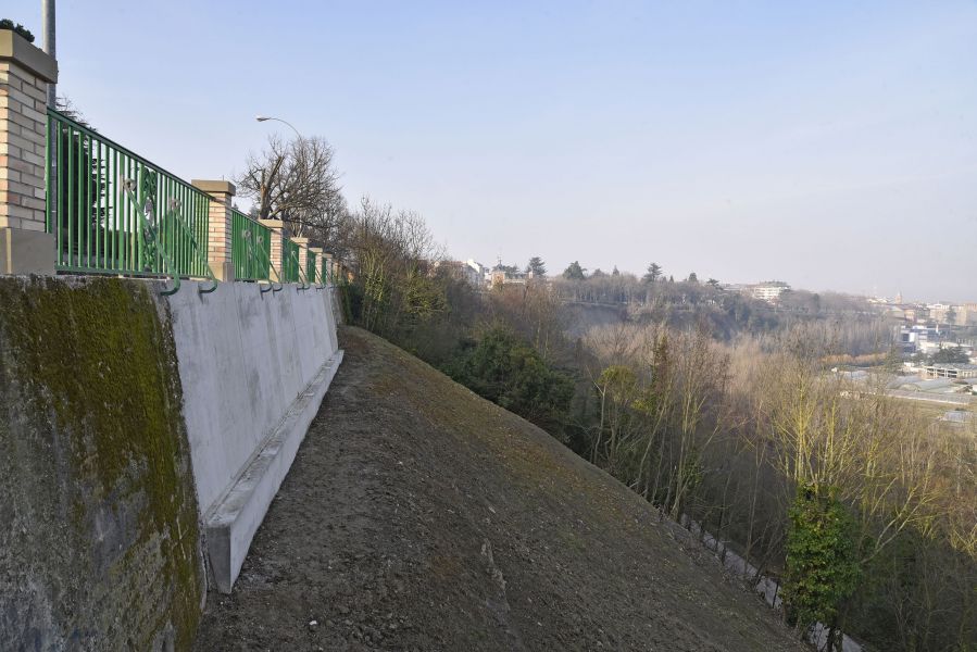 Derribado el chalé de Villa Celes y la urbanización de la cuesta de Beloso