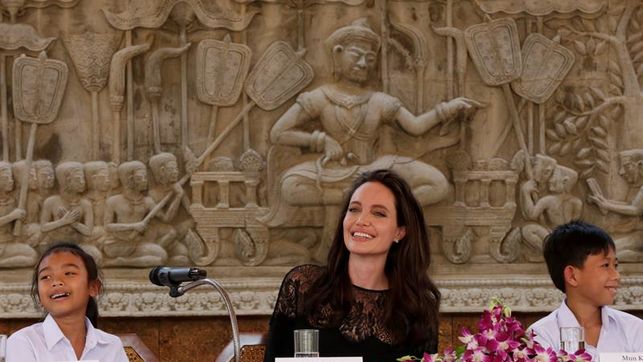 Angelina Jolie estrena en Siep Reap su película sobre el genocidio camboyano