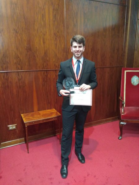 El alumno de la UPNA Jesús Vidán, proclamado mejor orador en un certamen de debate inspirado en ONU