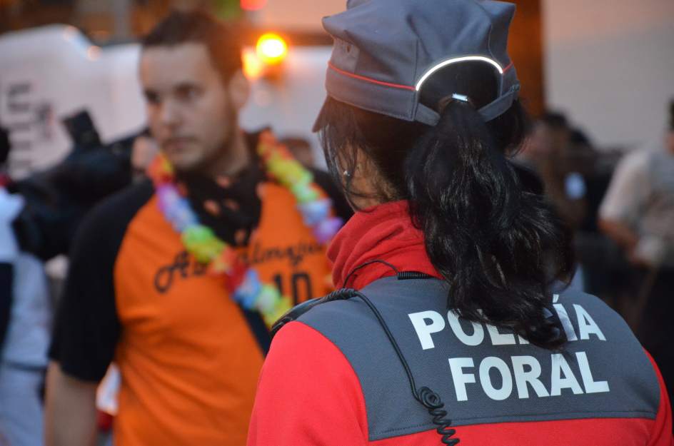 Denunciados tres bares por infracciones en materia de seguridad, consumo de tabaco y carencia de autorización para organizar espectáculos
