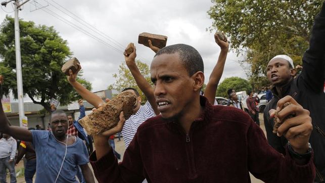 La Policía dispersa una protesta contra inmigrantes en Sudáfrica