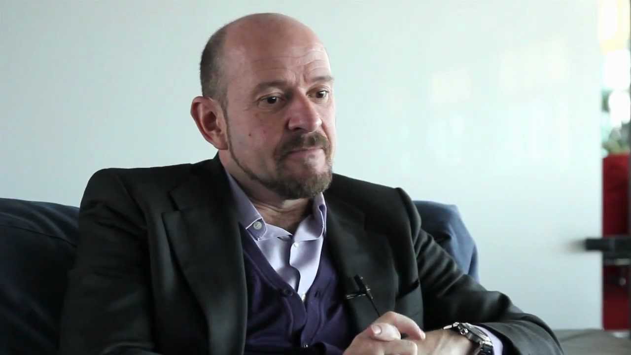 Carlos Urroz: 