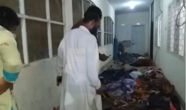 Pakistán venga la matanza en el templo sufí con una operación con más de 100 muertos
