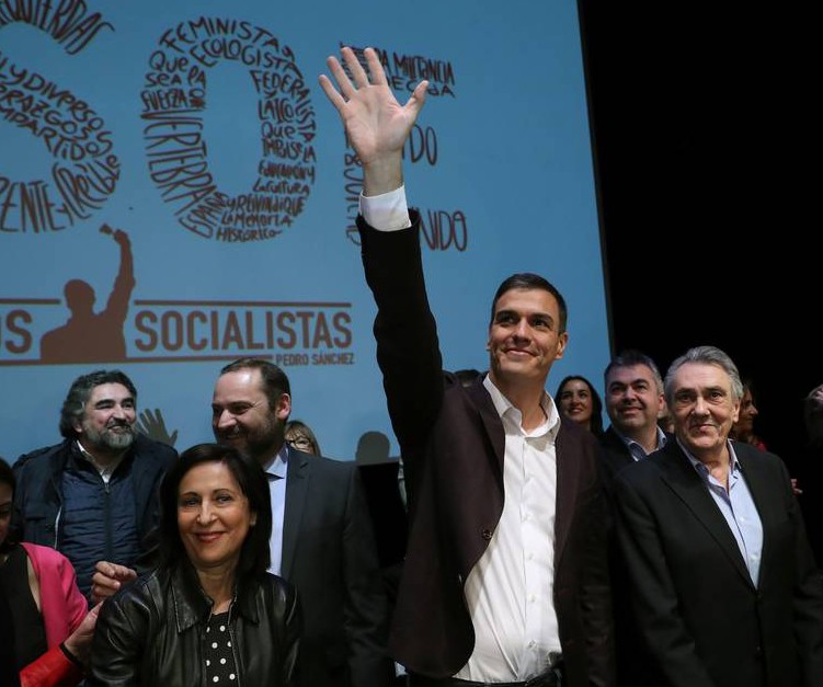 Primarias PSOE: Sánchez propone la supresión del ertículo 2 de la Constitución y la vuelta a la izquierda