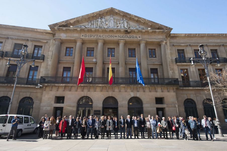 El Gobierno de Navarra se concentra contra el terrorismo «en cualquiera de sus formas»,  sin las víctimas