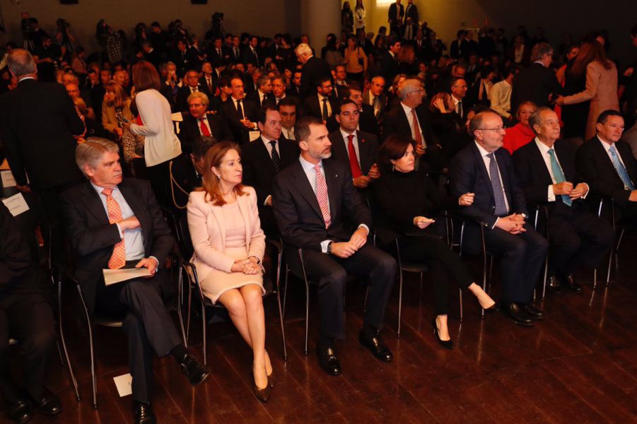 Felipe VI entrega los Premios Rey de España a comunicadores iberoamericanos