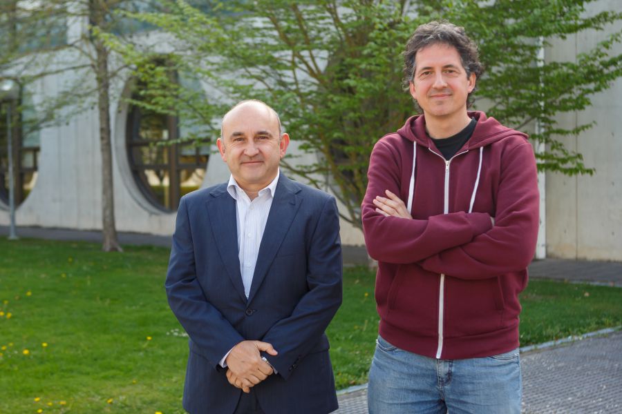 Un investigador de la UPNA idea una aplicación que resuelve el problema de pasar páginas